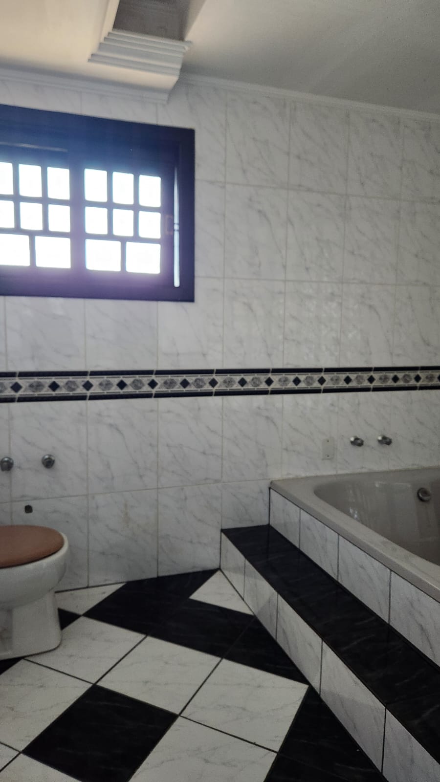 Casa Comercial - Esquina - 5 dormitórios — Dom Feliciano — foto 33