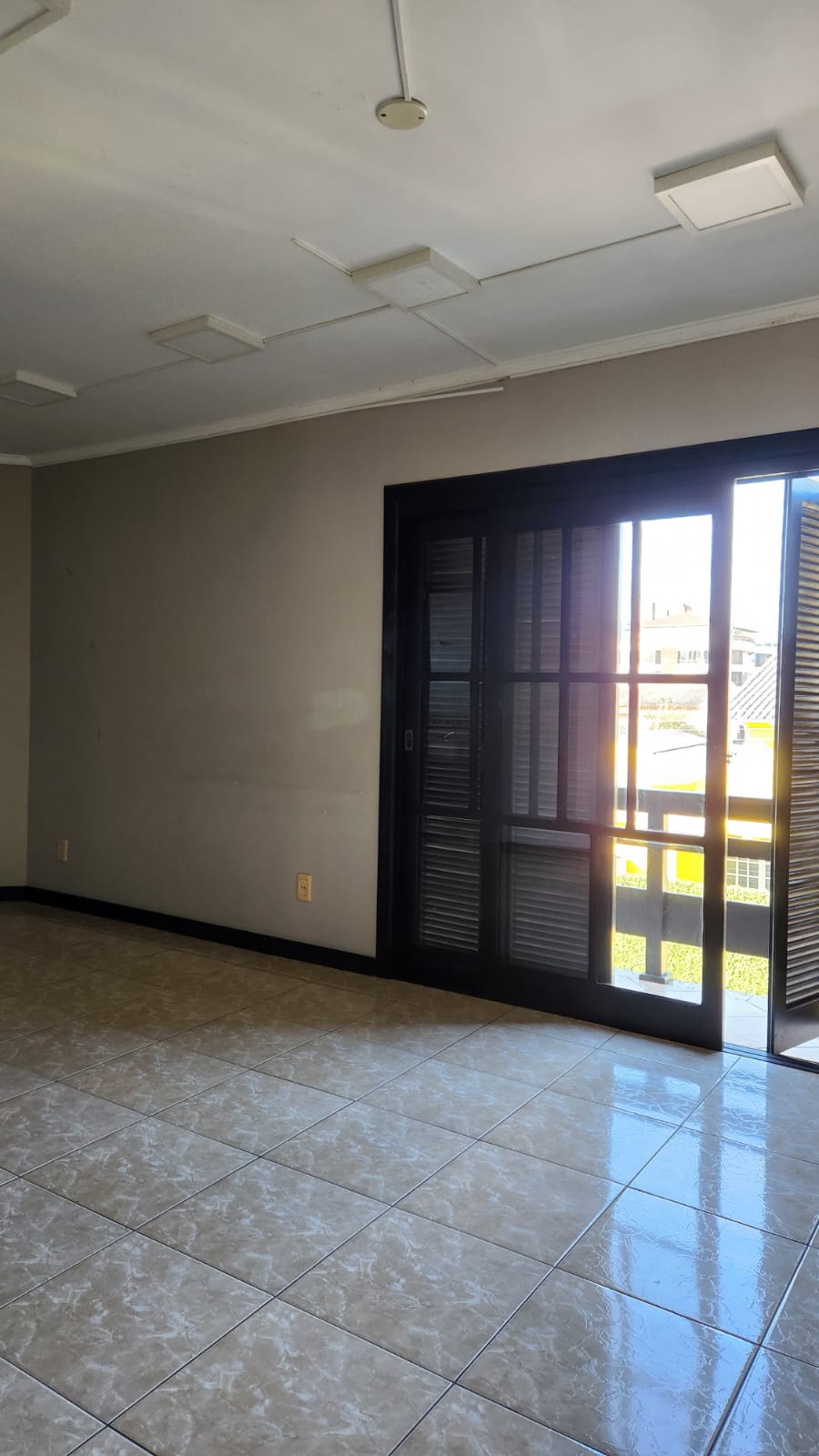 Casa Comercial - Esquina - 5 dormitórios — Dom Feliciano — foto 32