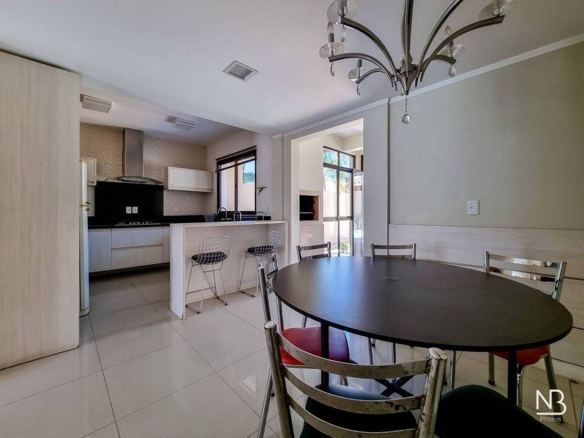 Casa com 3 dormitórios, 335 m² — foto 15