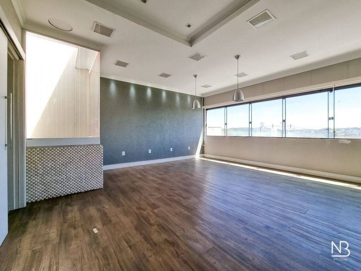 Casa com 3 dormitórios, 335 m² — foto 25