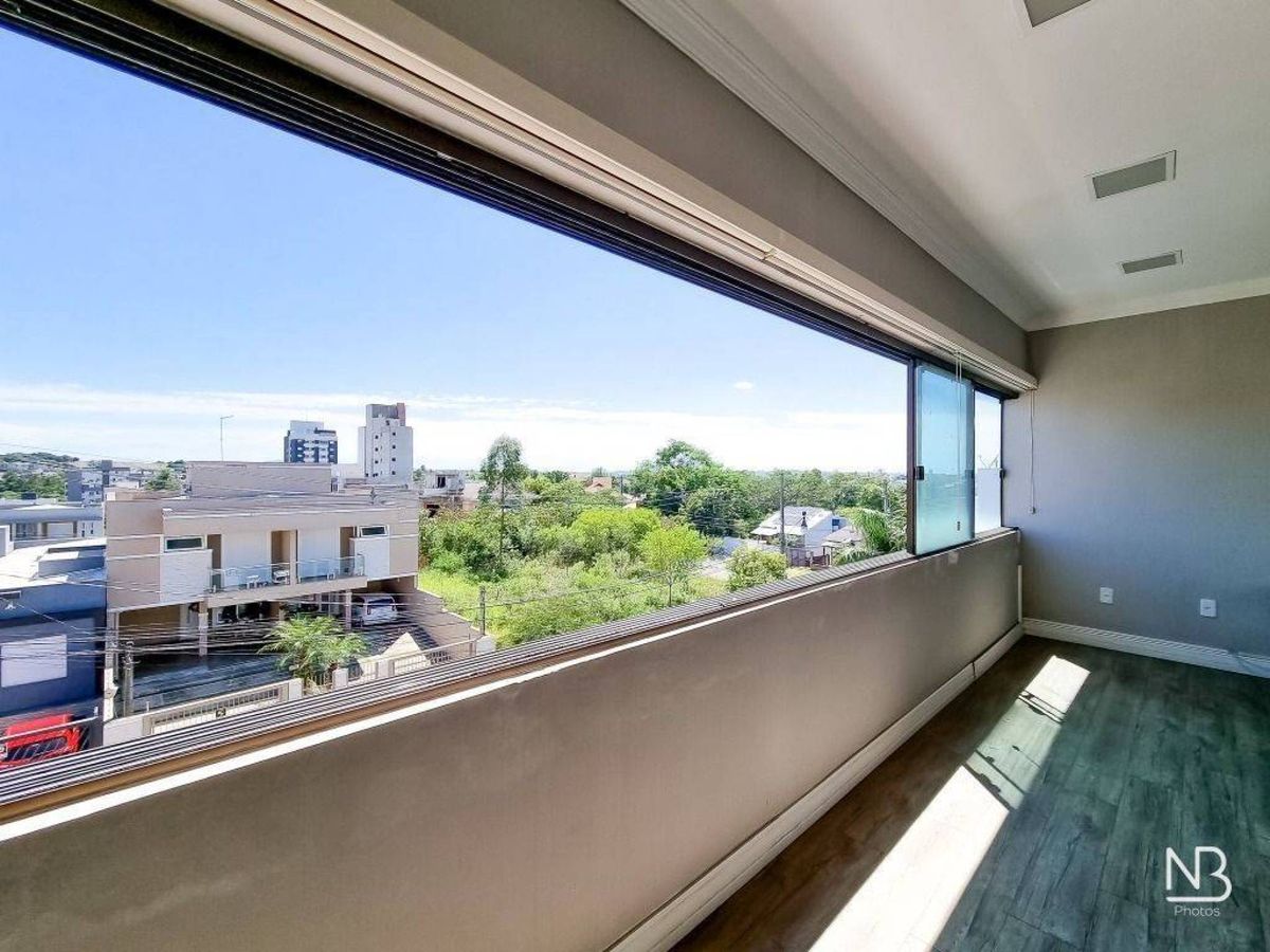 Casa com 3 dormitórios, 335 m² — foto 26