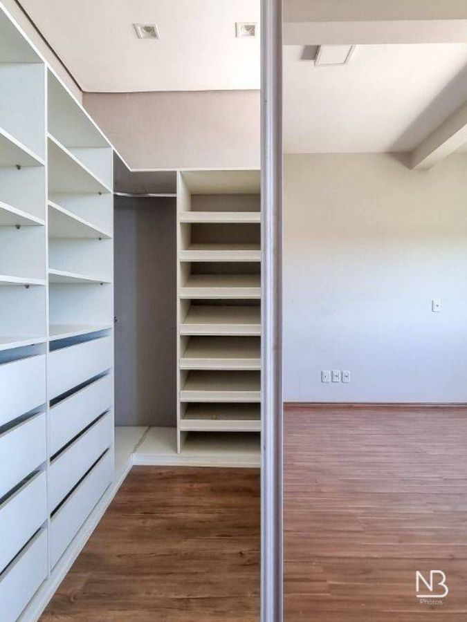 Casa com 3 dormitórios, 335 m² — foto 31