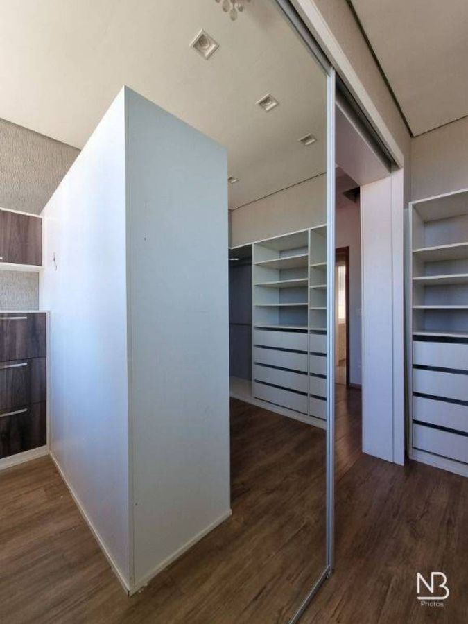 Casa com 3 dormitórios, 335 m² — foto 33