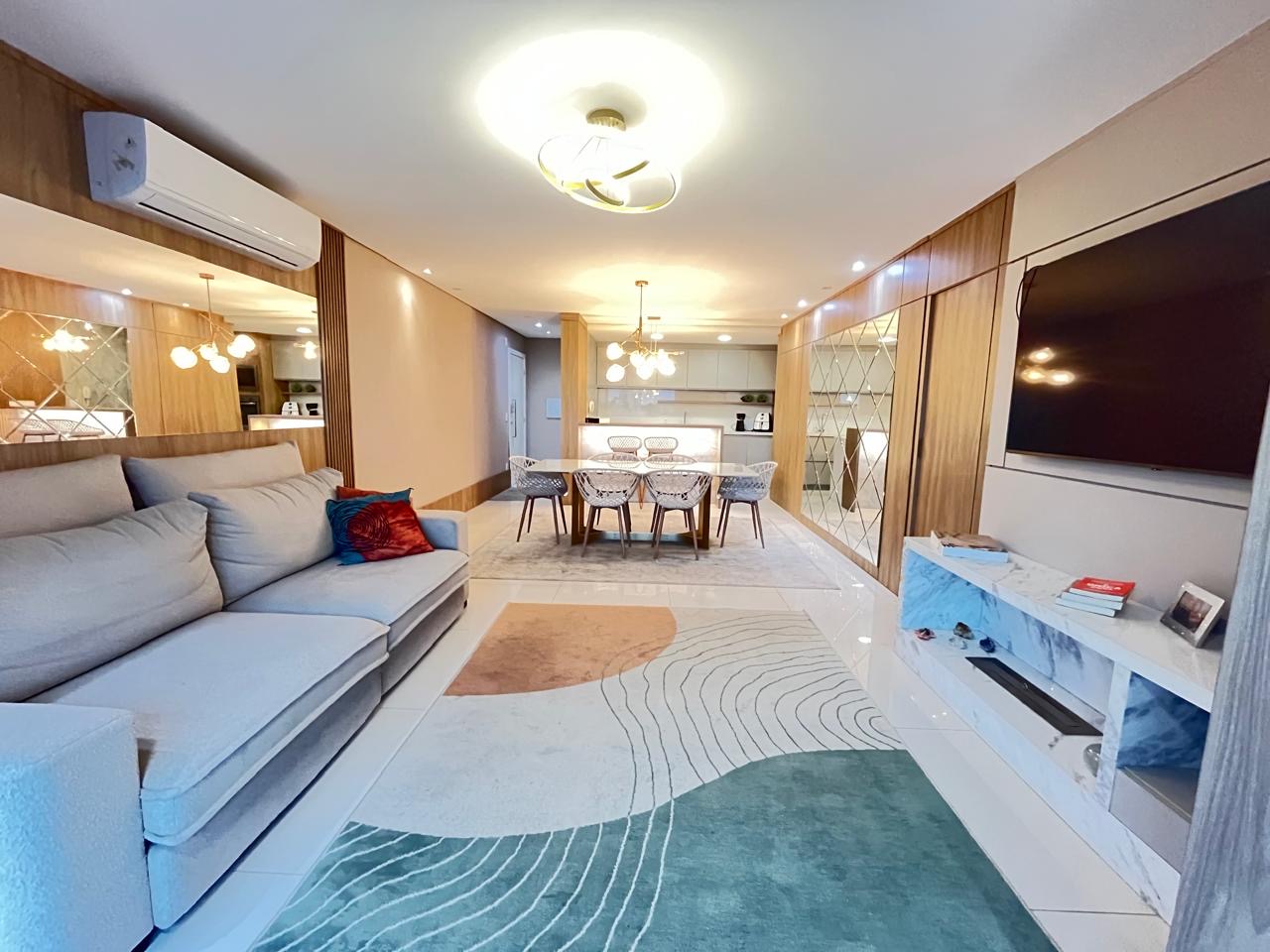 Apartamento 3 dormitórios · 105 m²