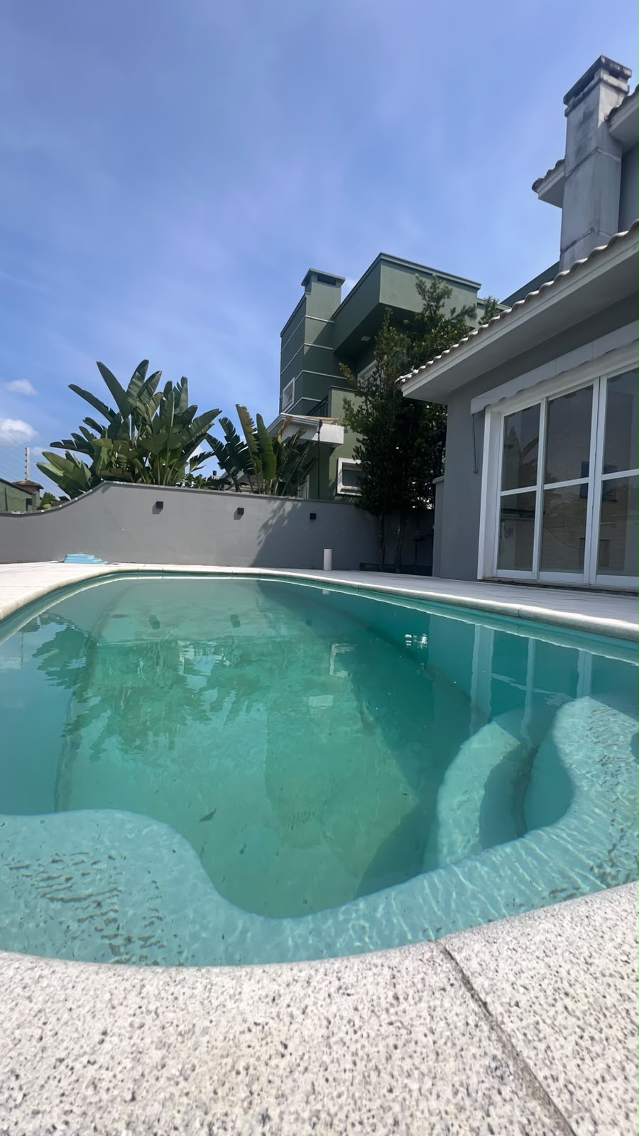 Casa com piscina · 4 dormitórios · 240 m² — foto 26