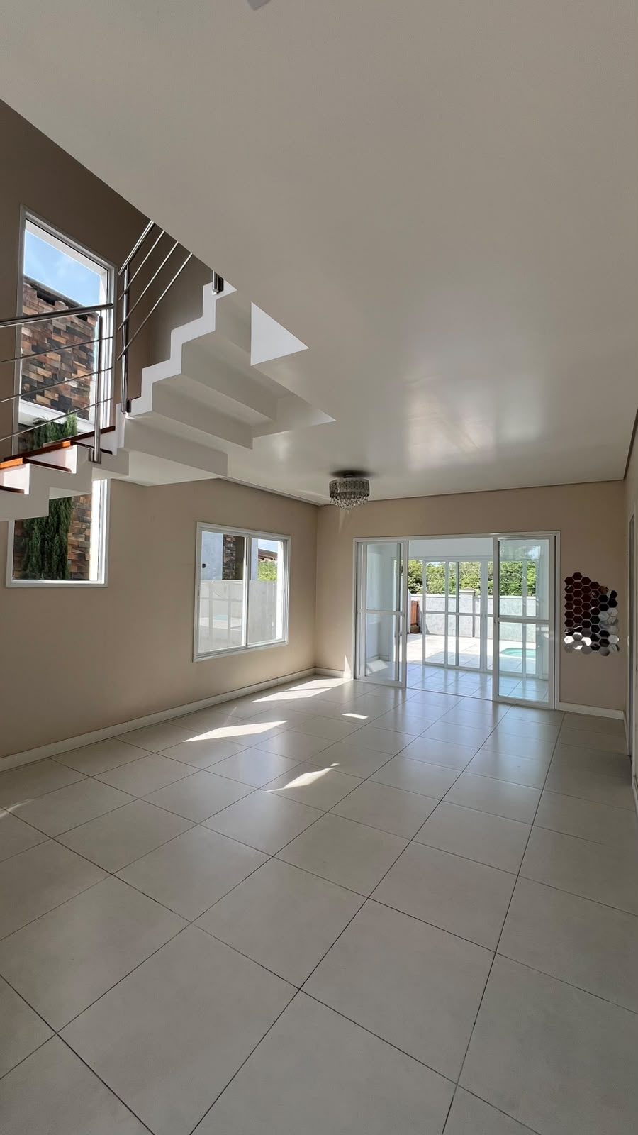 Casa com piscina · 4 dormitórios · 240 m² — foto 30