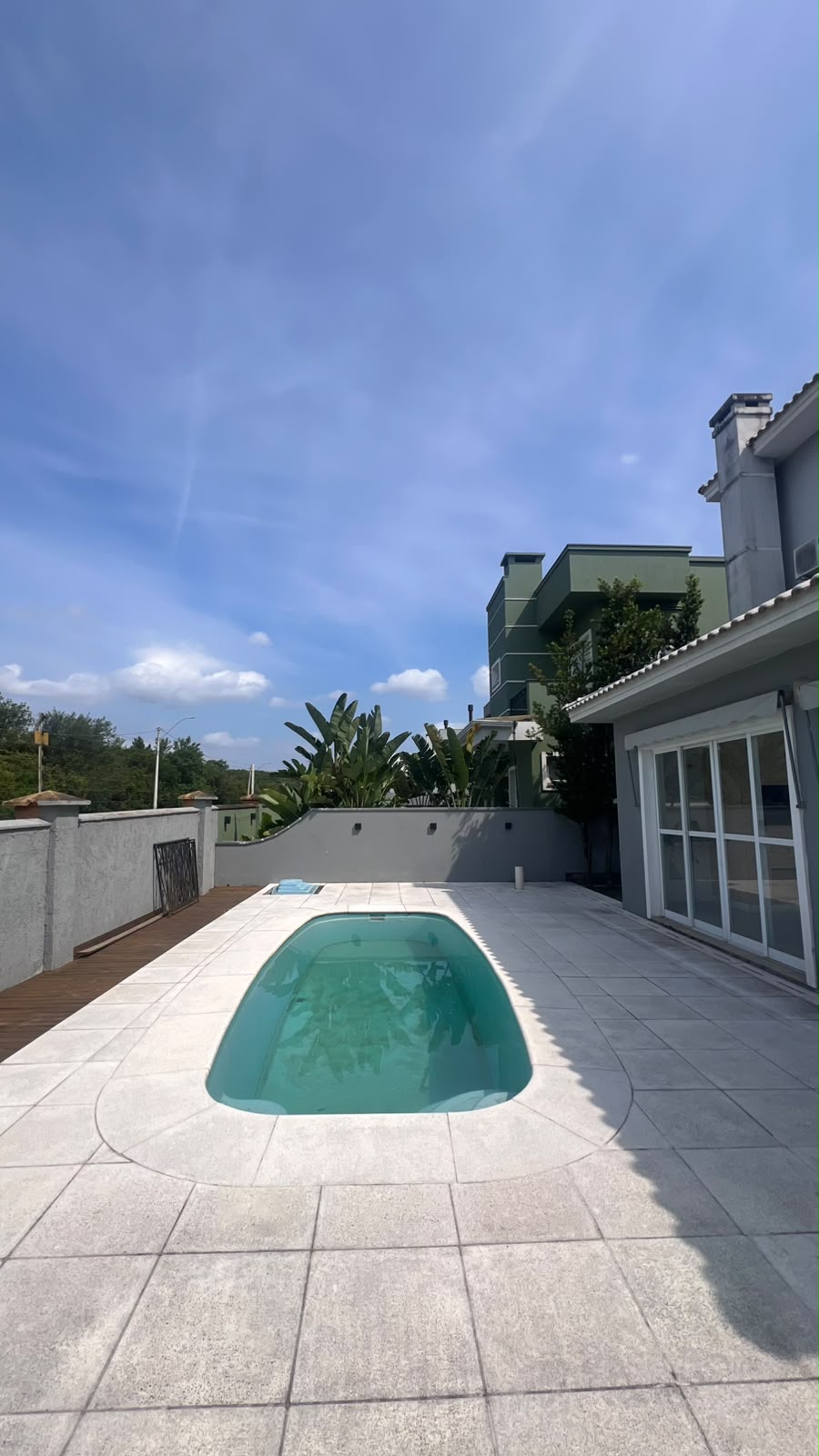 Casa com piscina · 4 dormitórios · 240 m² — foto 25