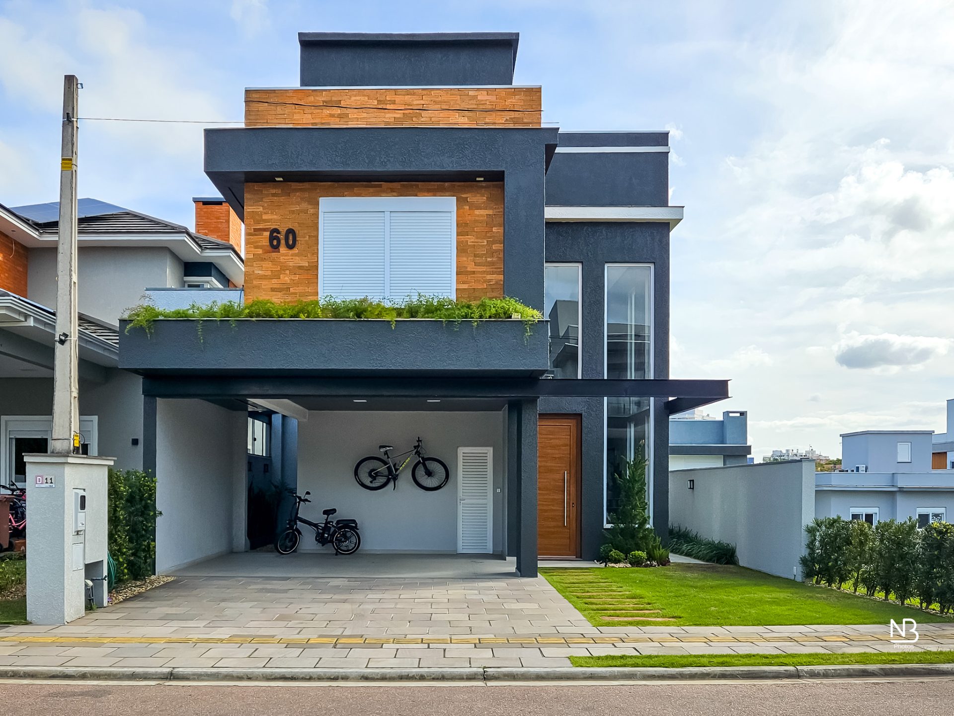 Casa 3 dormitórios · 169 m² — foto 2