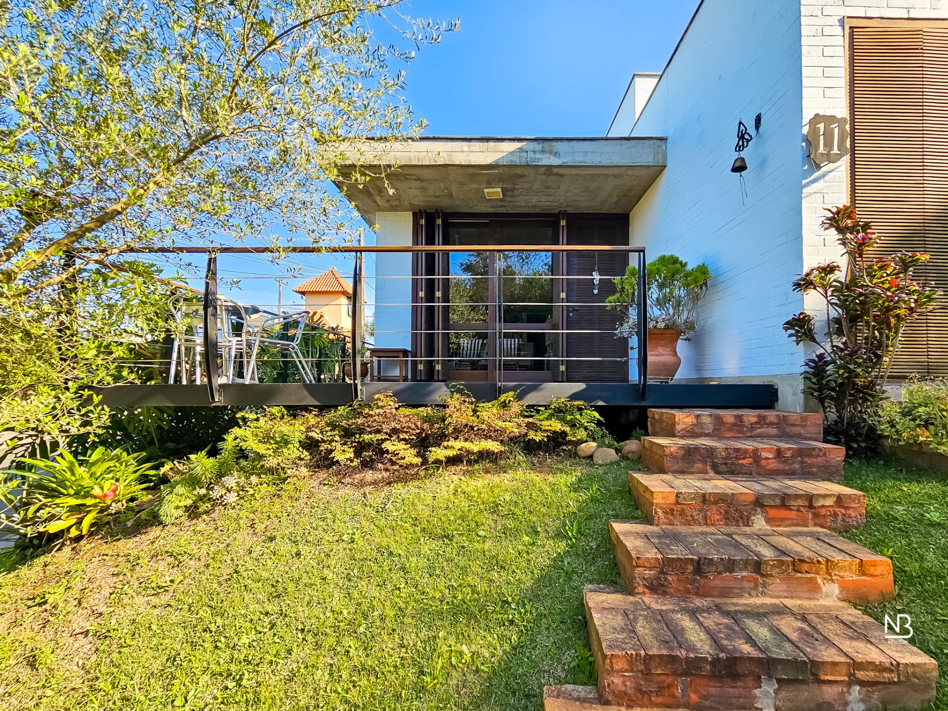 Casa OCA: arquitetura assinada onde a modernidade encontra a nostalgia.