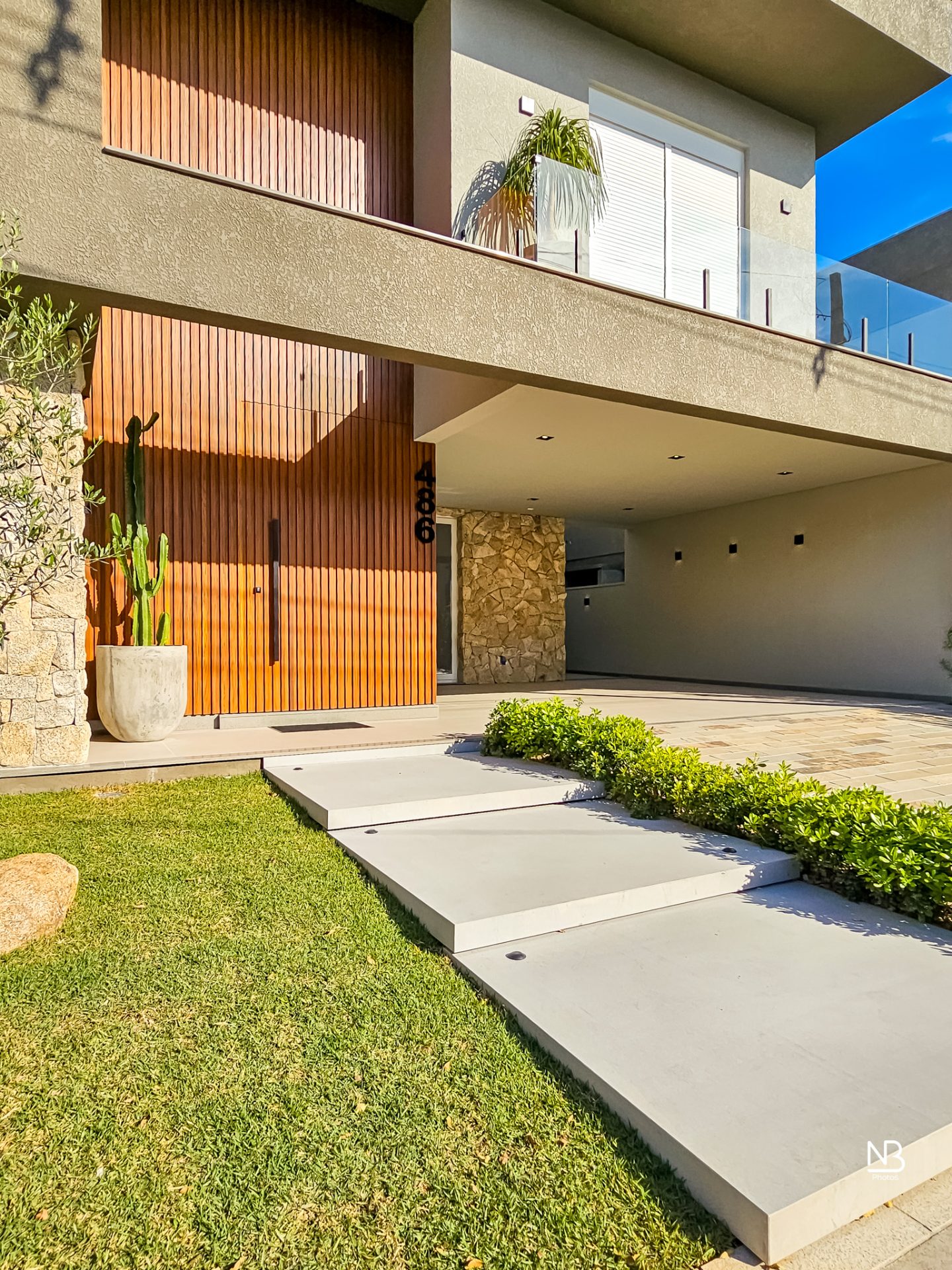 Casa 3 suítes · 253 m²