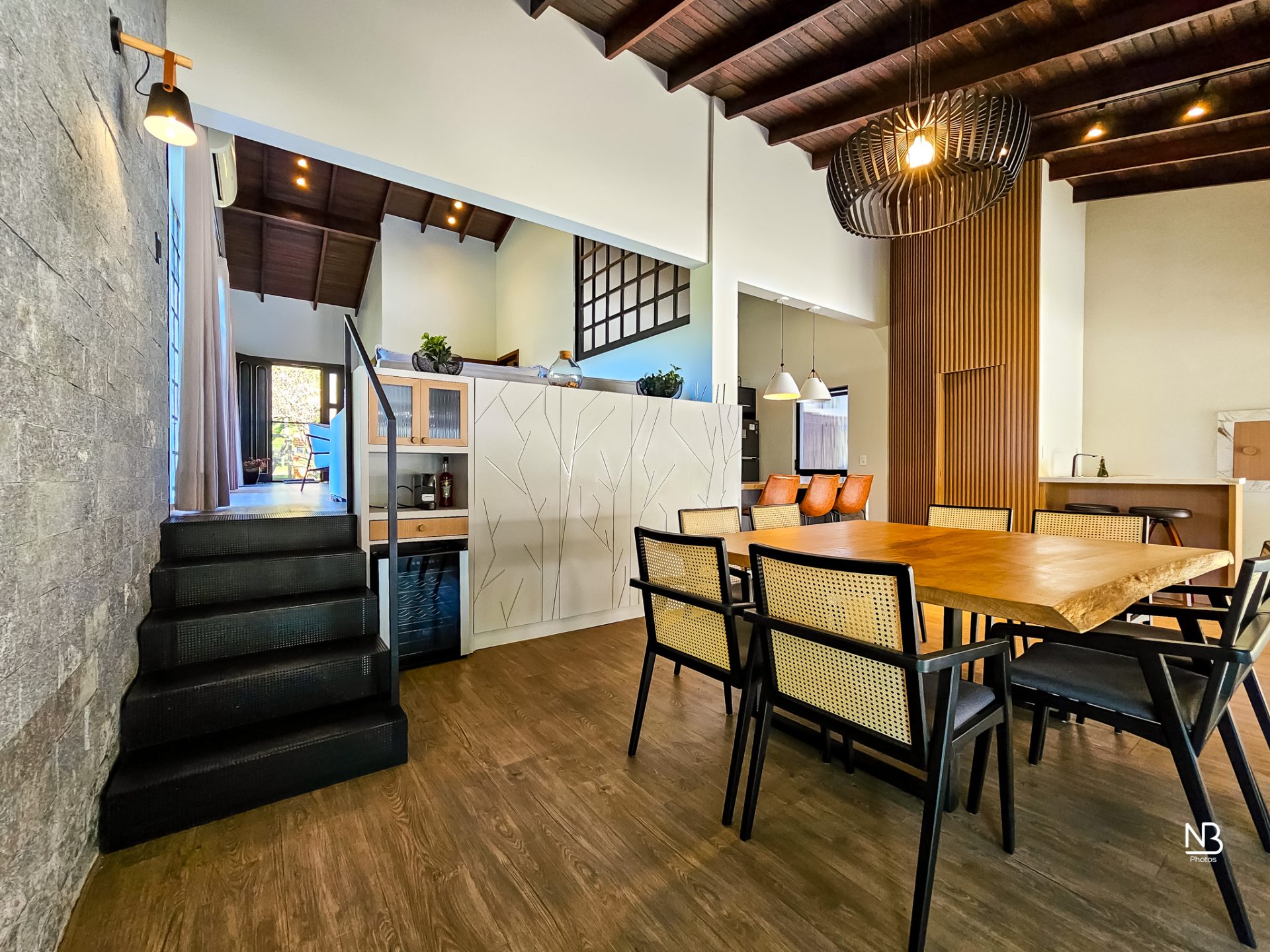 Casa 3 dormitórios · 202 m²