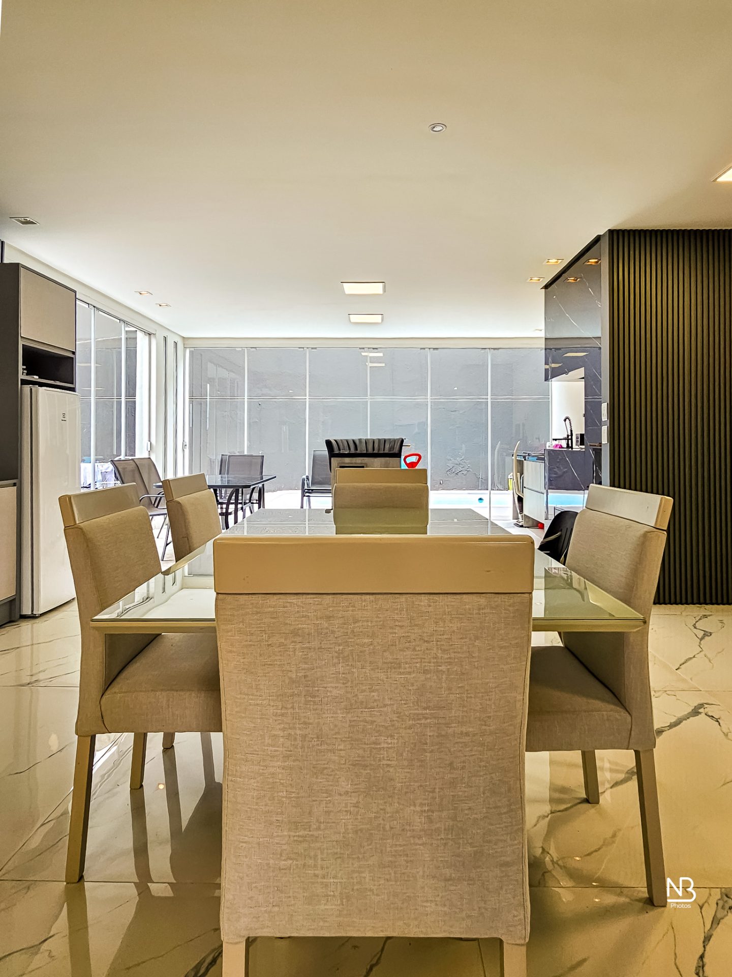 Casa MOBILIADA · 3 suítes · 323 m² · c/Piscina — foto 5
