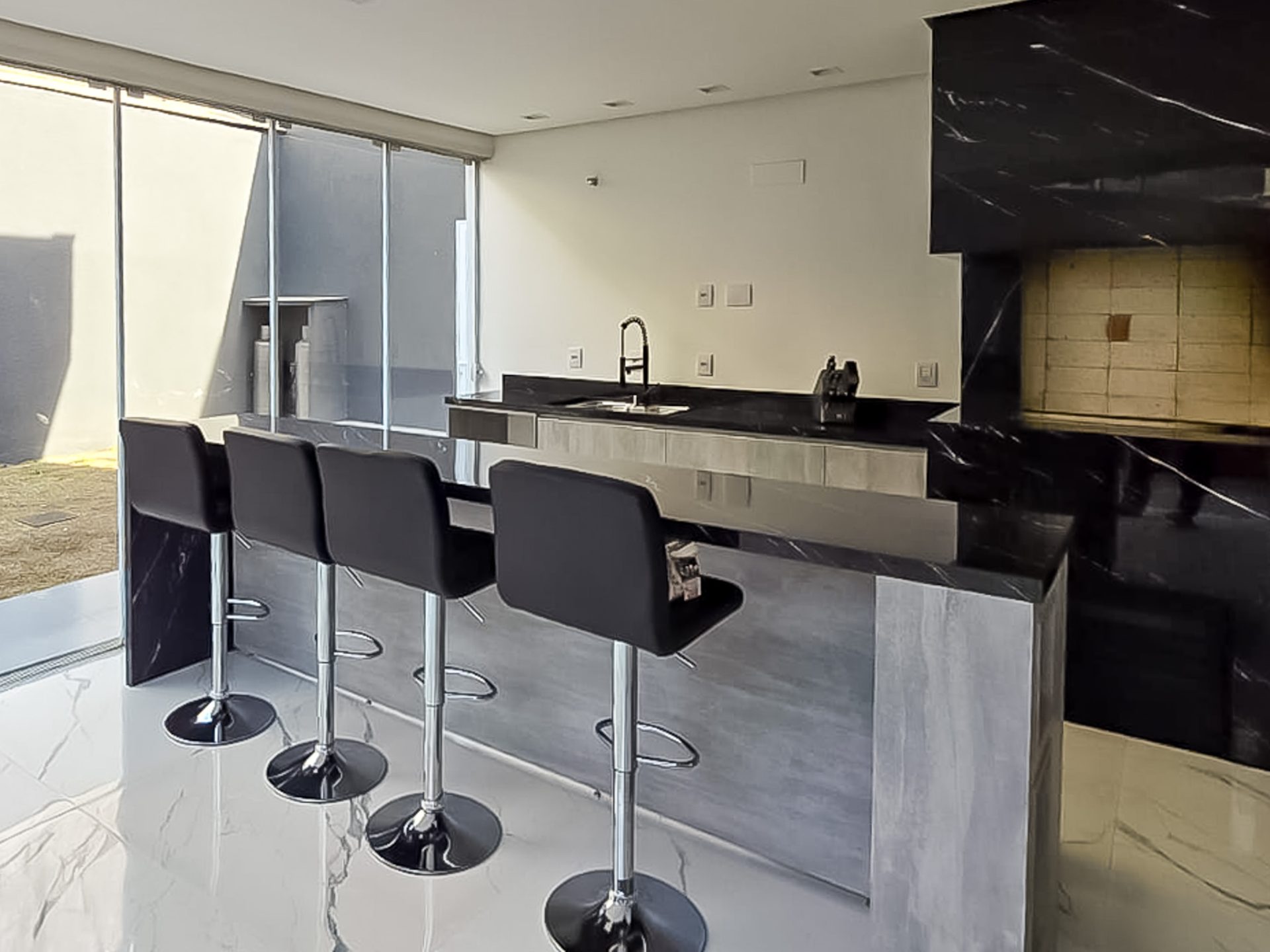 Casa MOBILIADA · 3 suítes · 323 m² · c/Piscina — foto 8