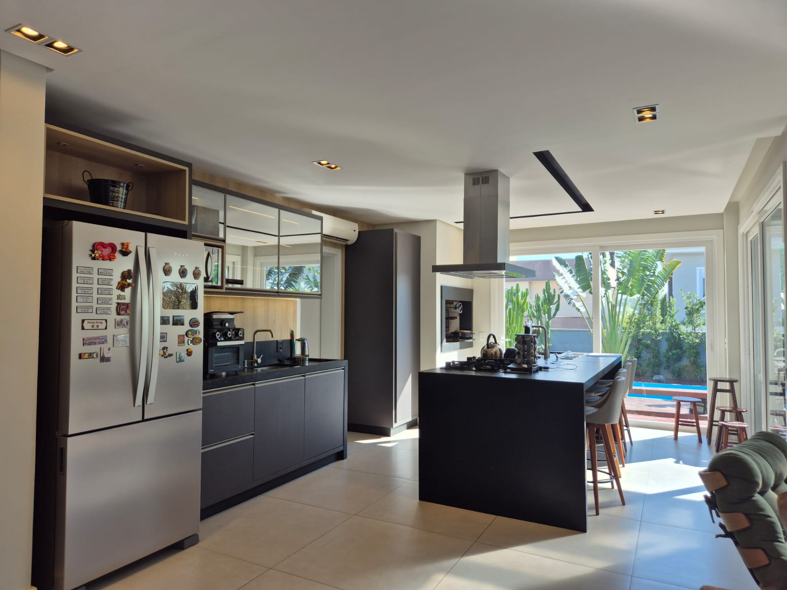 Casa com piscina · com lareira · 3 suítes · 216 m² — foto 5