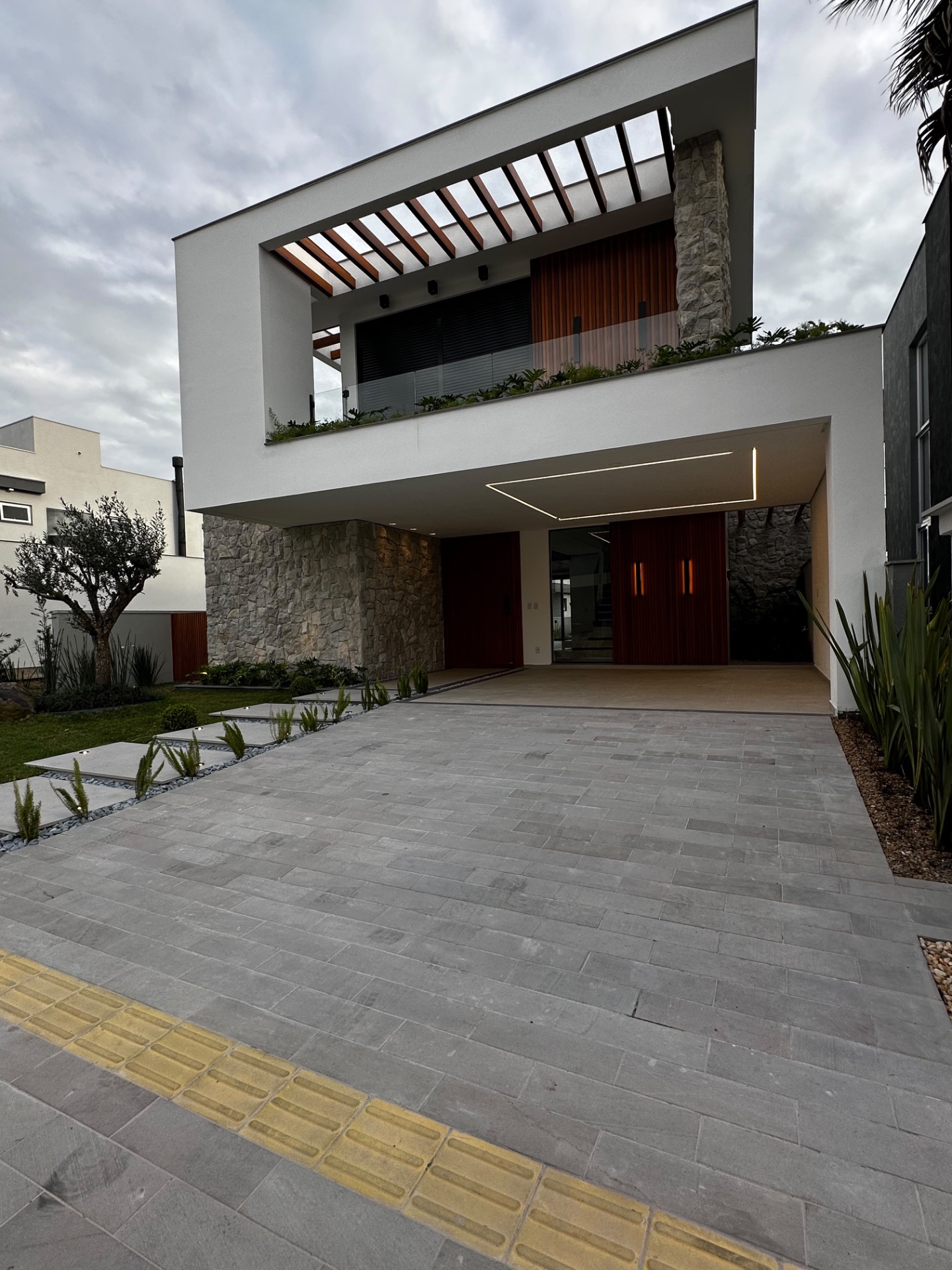 Casa 3 suítes · 250 m² · 4 vagas — foto 5