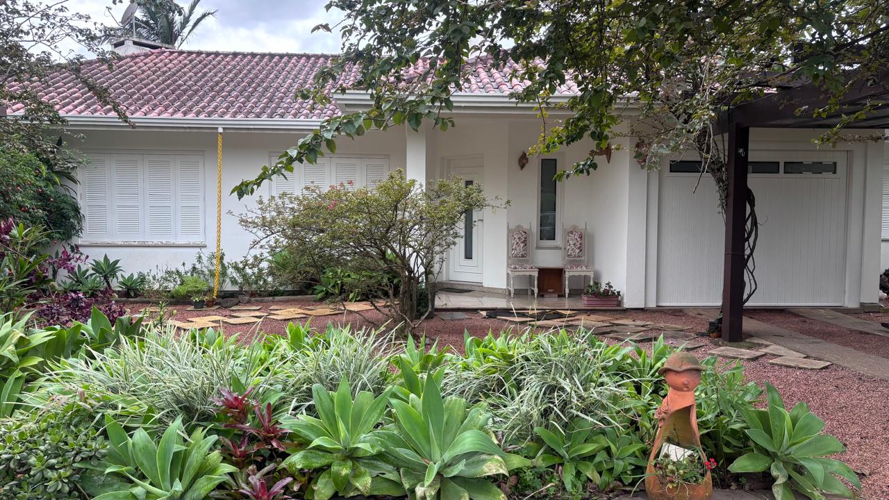 Casa 3 dormitórios · 196 m² — foto 2