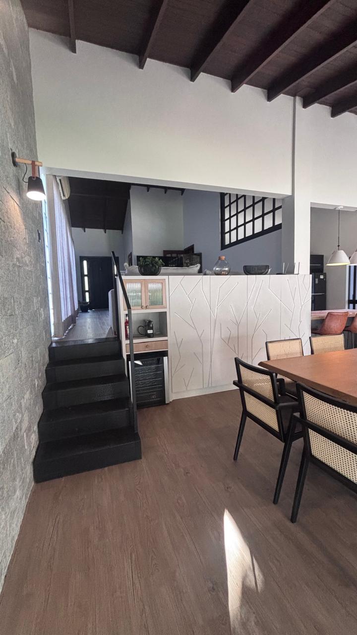 Casa 3 dormitórios · 202 m² — foto 4