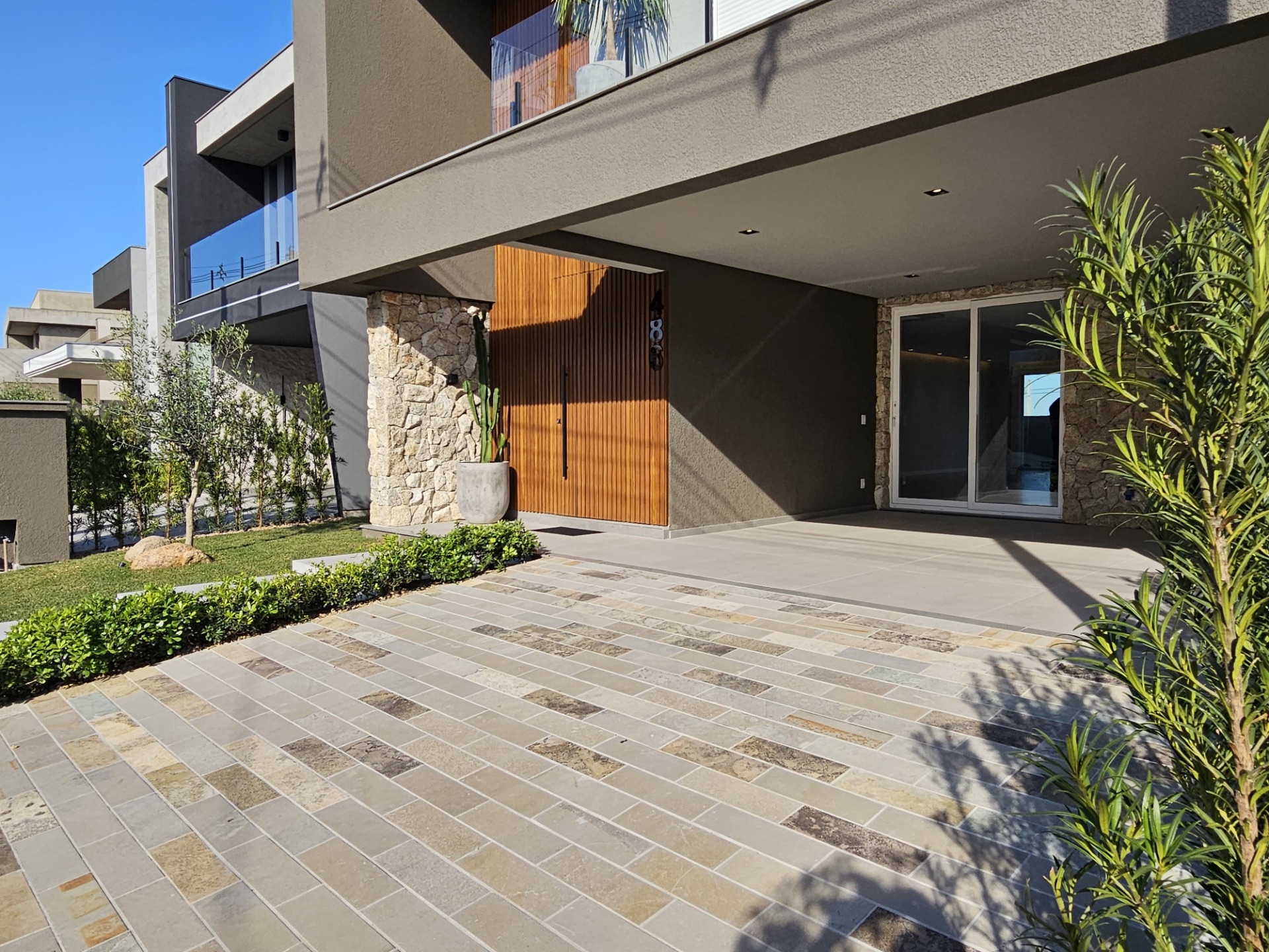 Casa 3 suítes · 253 m²