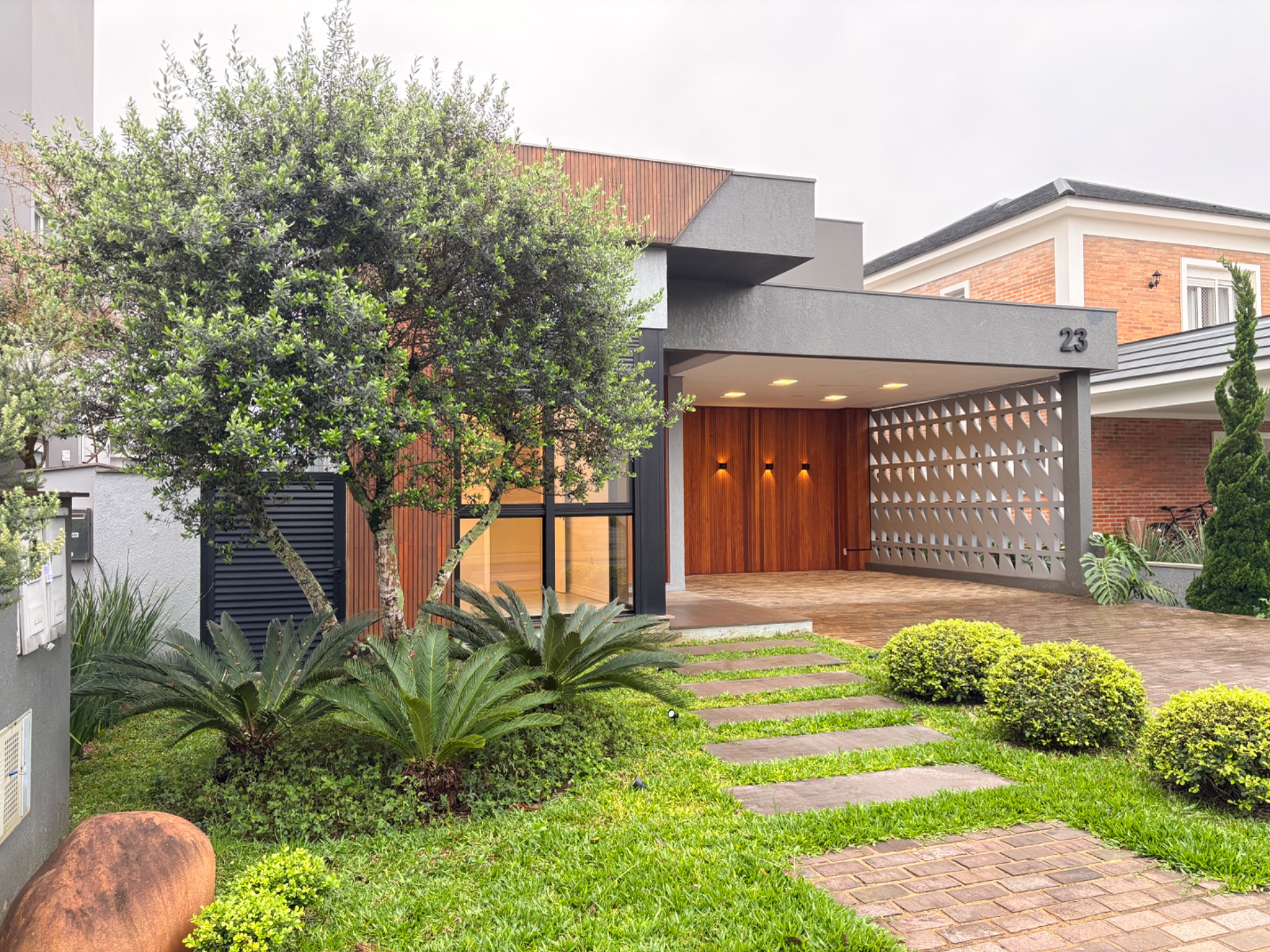 Casa mobiliada · 3 suítes · 232 m² — foto 2