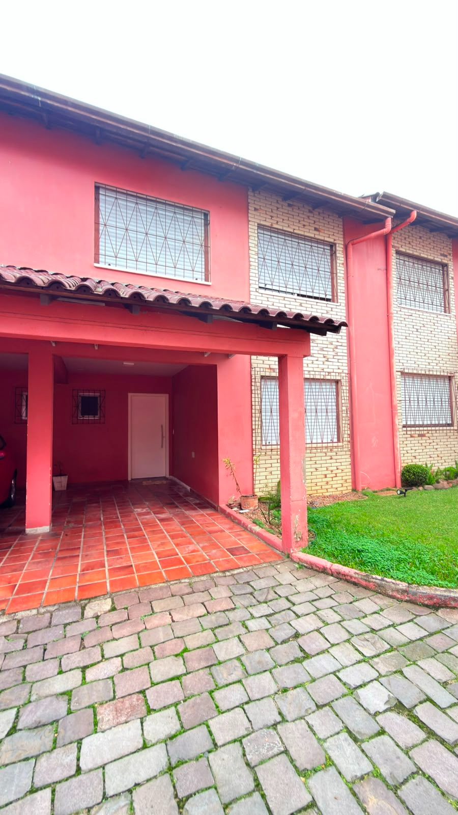 Casa 3 dormitórios · 110 m²