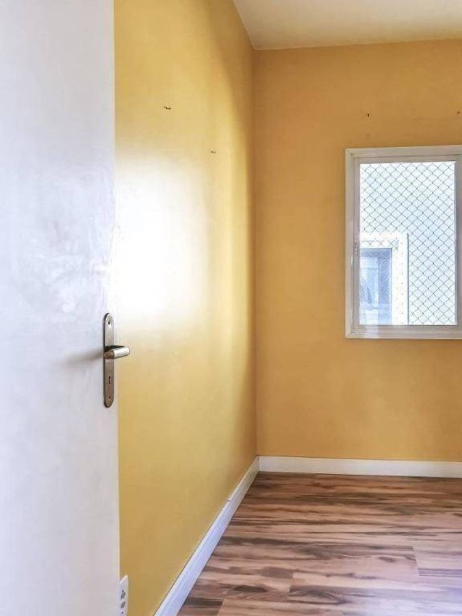 Casa com piscina · 4 dormitórios · 240 m² — foto 12