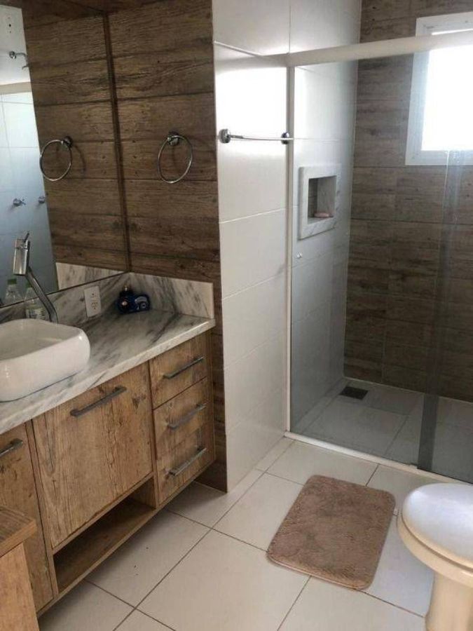 Casa com piscina · 4 dormitórios · 240 m² — foto 23
