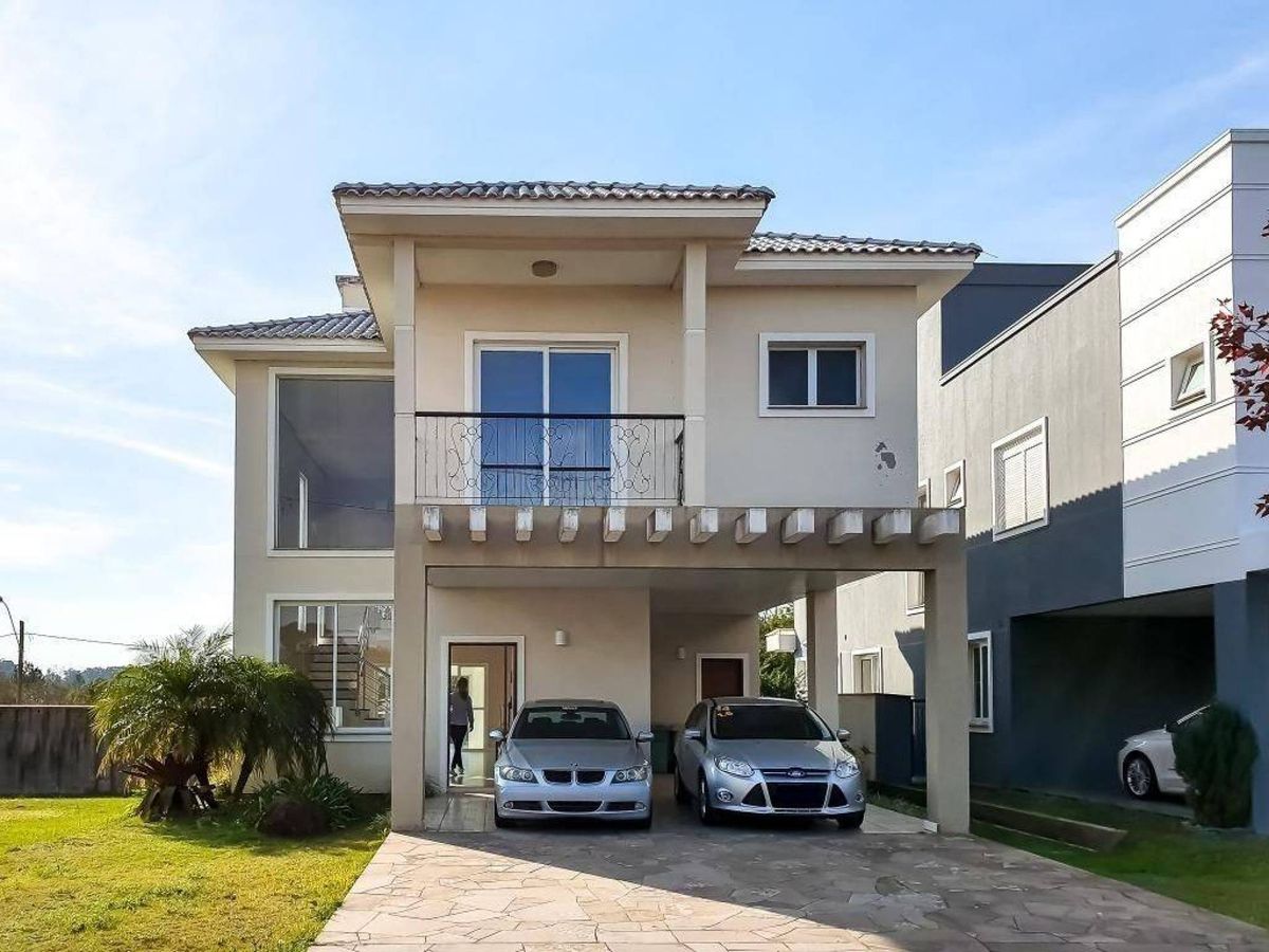 Casa com piscina · 4 dormitórios · 240 m²